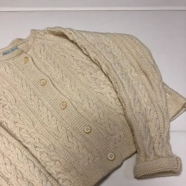 [BUNJANG] Romanticize Shetland Cable Knit Cardigan / 로맨티사이즈 셔틀랜드 케이블 가디건 꽈배기니트 울 그랜마 할미룩 오버핏