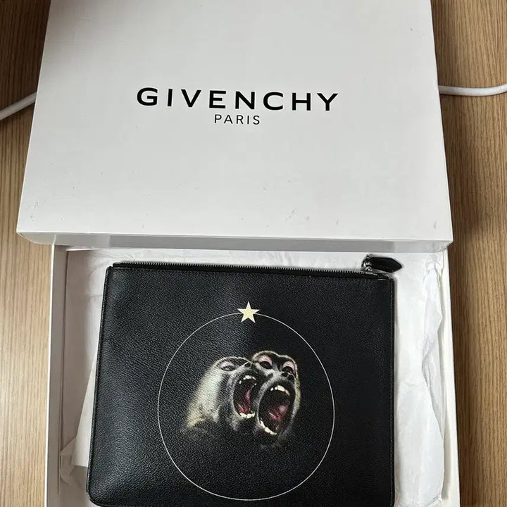 [BUNJANG] Givenchy Two Monkey Clutch / 지방시 투몽키클러치