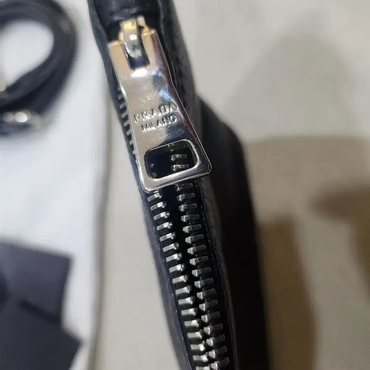 [BUNJANG] Prada Black Clutch (Crossbody) / 상태A+) 100%정품 프라다 블랙 클러치(크로스백 가능)