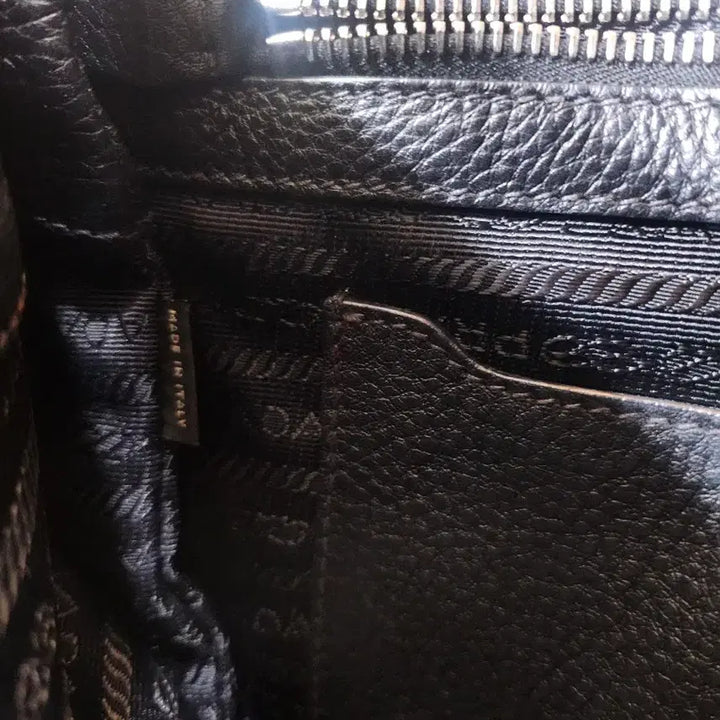 [BUNJANG] Prada Black Clutch (Crossbody) / 상태A+) 100%정품 프라다 블랙 클러치(크로스백 가능)
