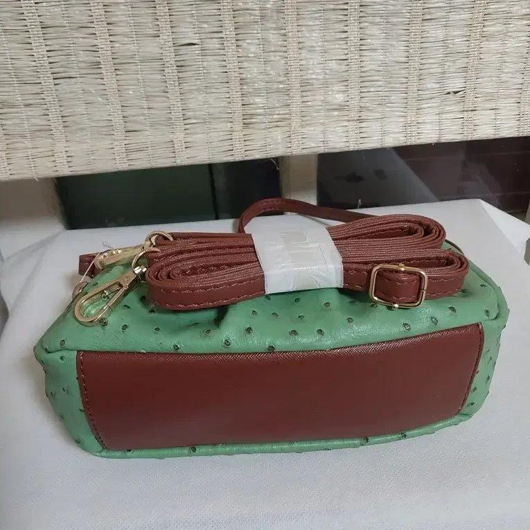 [BUNJANG] Ssamzie Green Ostrich Shoulder Bag / 새제품)쌈지 그린 오스트리치  숄더백 + 추가 스트랩