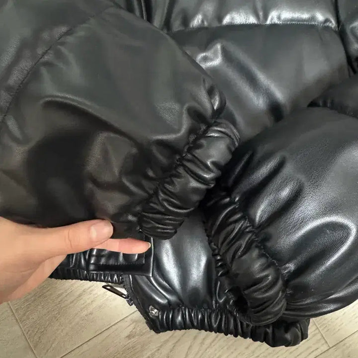 [BUNJANG] Black Faux Leather Short Padded Jacket / 검정색 숏패딩 프리