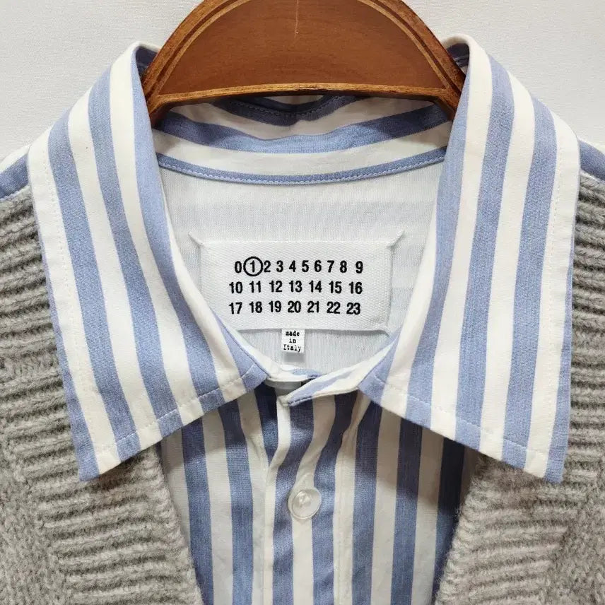[BUNJANG] Maison Margiela Layered Damage Knit Vest &amp; Striped Shirt / (정품)마르지엘라 데미지 니트 조끼 + 스트라이프 셔츠