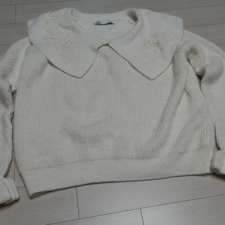 [BUNJANG] Zara Ivory Embroidered Collar Knit S / 자라 아이보리 자수 카라 니트 S55~66