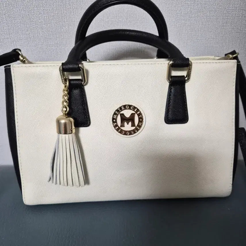 [BUNJANG] Metrocity Leather Tote Bag Crossbody Shoulder Bag / 메트로시티 토트백 크로스백 숄더백 가방-379