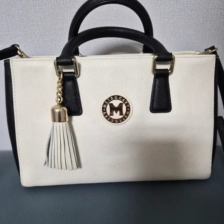 [BUNJANG] Metrocity Leather Tote Bag Crossbody Shoulder Bag / 메트로시티 토트백 크로스백 숄더백 가방-379