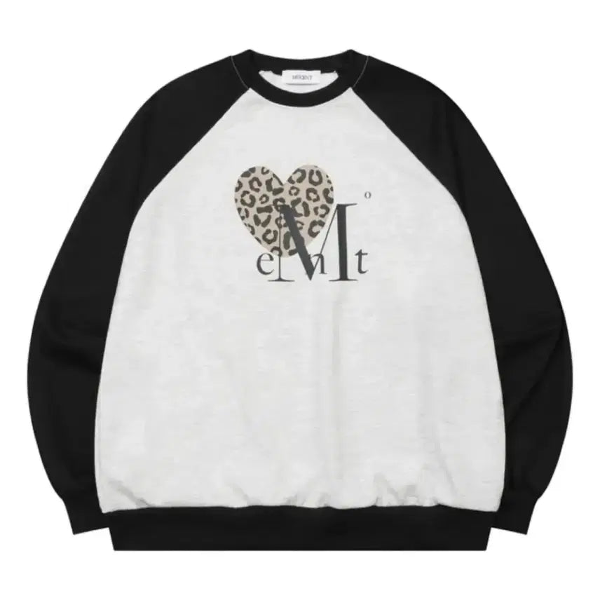 [BUNJANG] Musent Sierra Leopard Heart Raglan Long Sleeve Sweatshirt / 무센트 시에라 호피 하트 나그랑 배색 롱슬리브 맨투맨