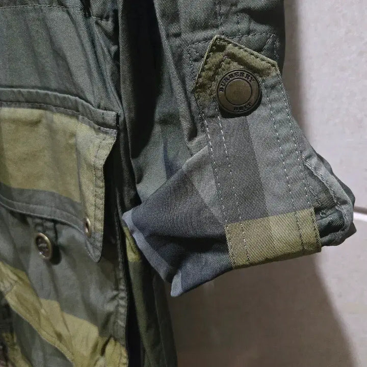 [SOLD OUT] 정품!버버리 여성 바람막이 55전.후