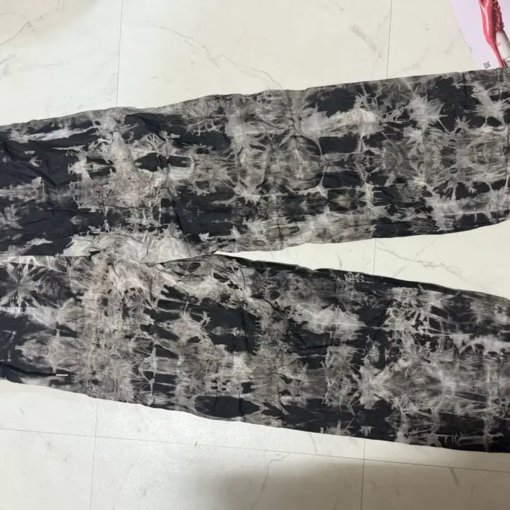[BUNJANG] Black and White Tie-Dye Training Pants / 블랙/화이트 타이 다이 트레이닝 팬츠