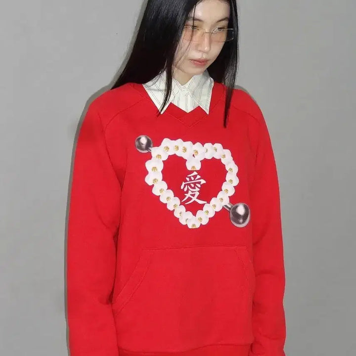 [BUNJANG] Momentel Love Piercing Sweatshirt / Momentel 모멘텔 러브피어싱 맨투맨
