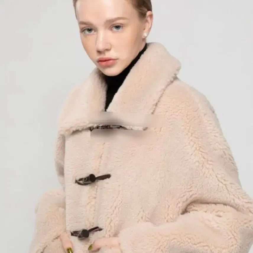 [BUNJANG] Short Toggle Coat (Beige) / 뽀글이 양털 떡볶이 숏코트 (베이지)