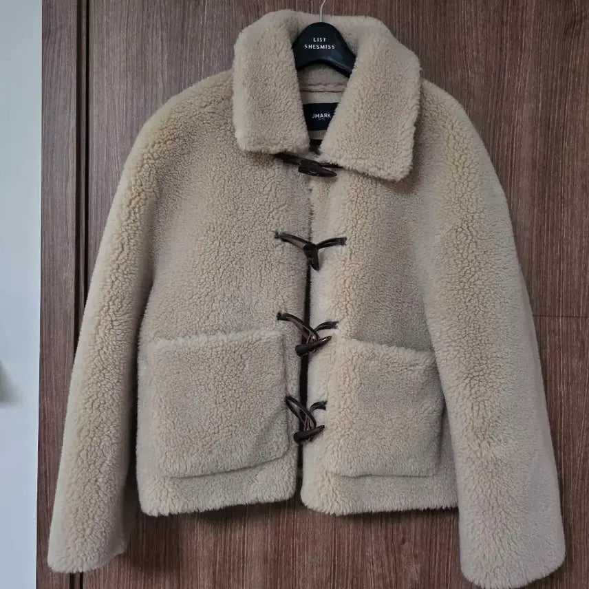 [BUNJANG] Short Toggle Coat (Beige) / 뽀글이 양털 떡볶이 숏코트 (베이지)