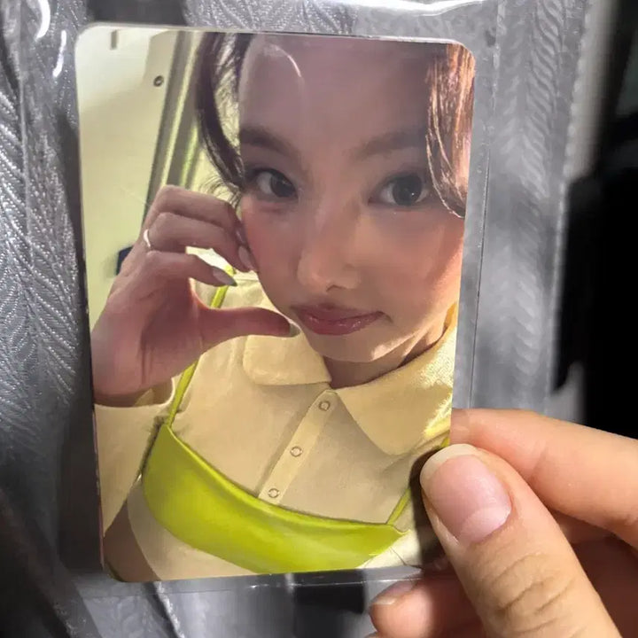 [BUNJANG] fwee Nayeon Photocard / [미개봉] fwee 퓌 나연 포토카드
