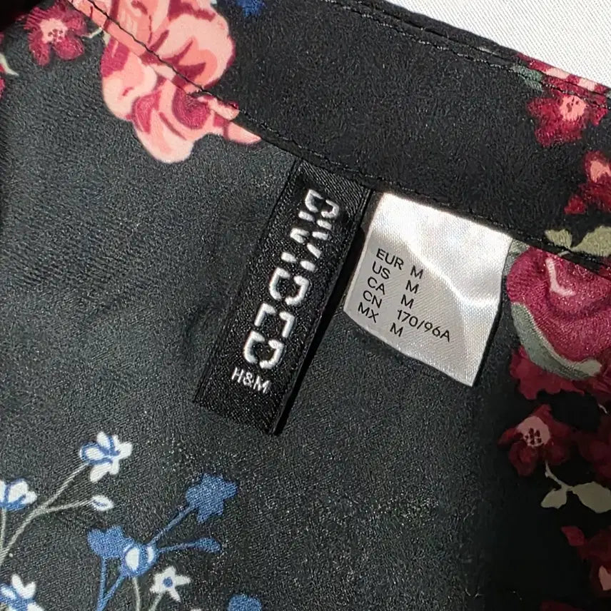 [BUNJANG] H&amp;M Divided Black Floral Kimono Cardigan / (새 상품)H&amp;M 디바이디드 블랙 플로럴 오픈형 기모노 가디건