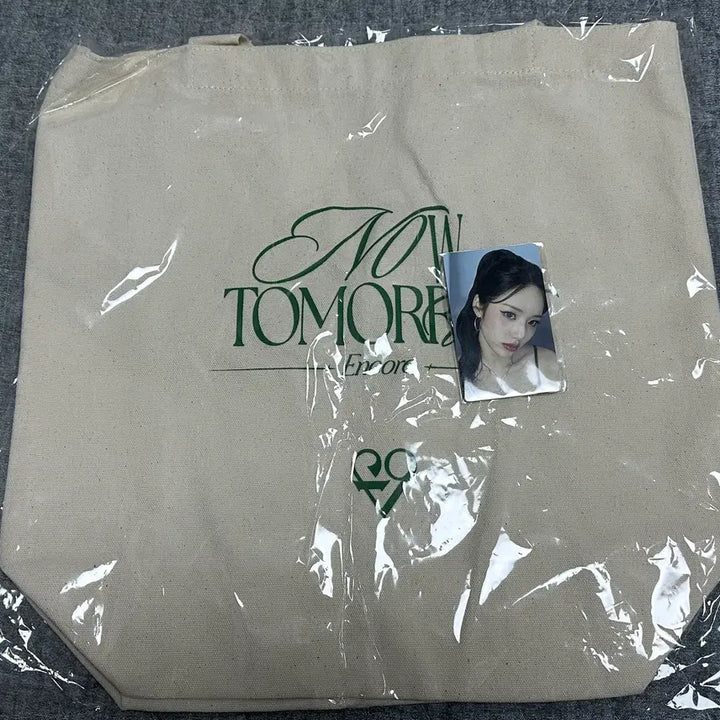 [BUNJANG] fromis_9 Jiwon Tote Bag Bundle Set / 프로미스나인 일본 앙콘 MD 토트백(지원) 미개봉 판매