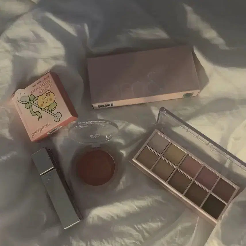 [BUNJANG] Rom&nd, Peripera Makeup Set / 롬앤 섀도우 페리페라 블러셔 틴트