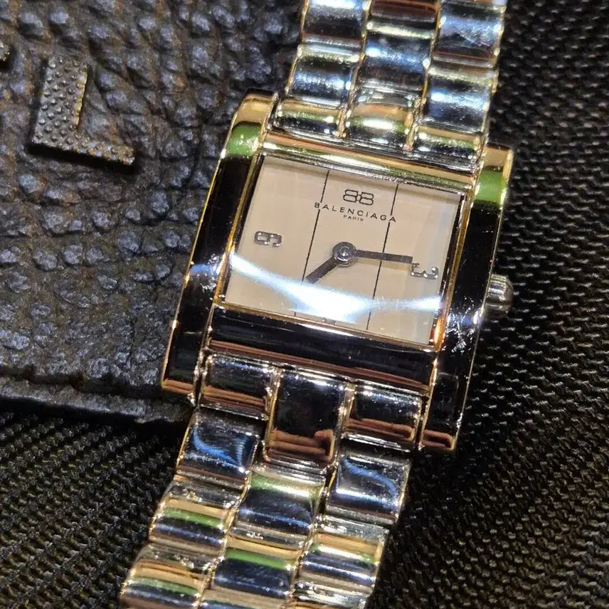 [SOLD OUT] 빈티지 여성용 발렌시아가 탱크 시계