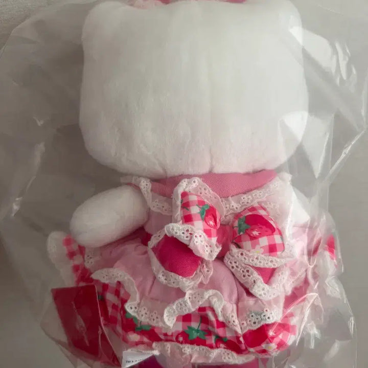 [BUNJANG] Sanrio Strawberry Kitty Plush Doll / 산리오 유니버셜 딸기 키티 누이인형