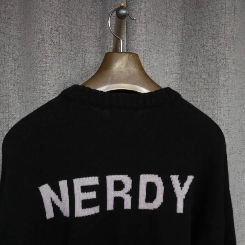 [BUNJANG] NERDY Back Logo Crew Neck Knit Sweater / L ) 널디 백로고 크루넥 니트