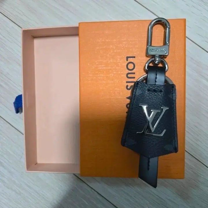 [BUNJANG] Louis Vuitton Pochette and Keyring Set / 루이비통 포쉐트+키링 세제품급 팝니다