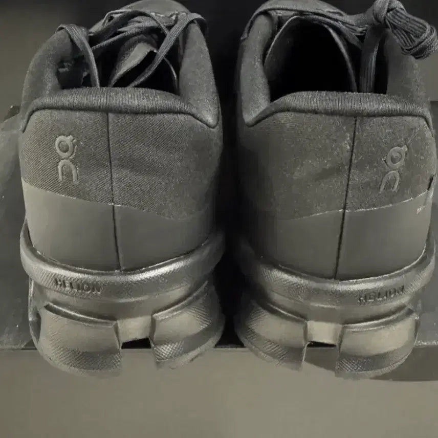 [BUNJANG] Pape x On Running Cloudmonster Black Sneakers / [275]파프x온러닝 클라우드몬스터 블랙(파프온)