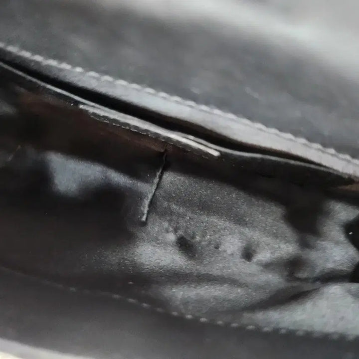 [BUNJANG] Moschino Heart Quilted Chain Bag - Black / 모스키노 하트 퀼팅 체인백 블랙