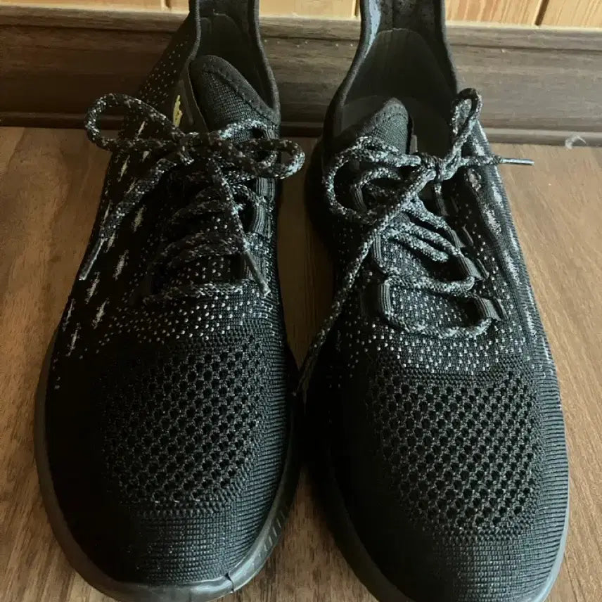 [BUNJANG] Black Mesh Sneakers 280mm / 검정 메쉬 운동화 280mm