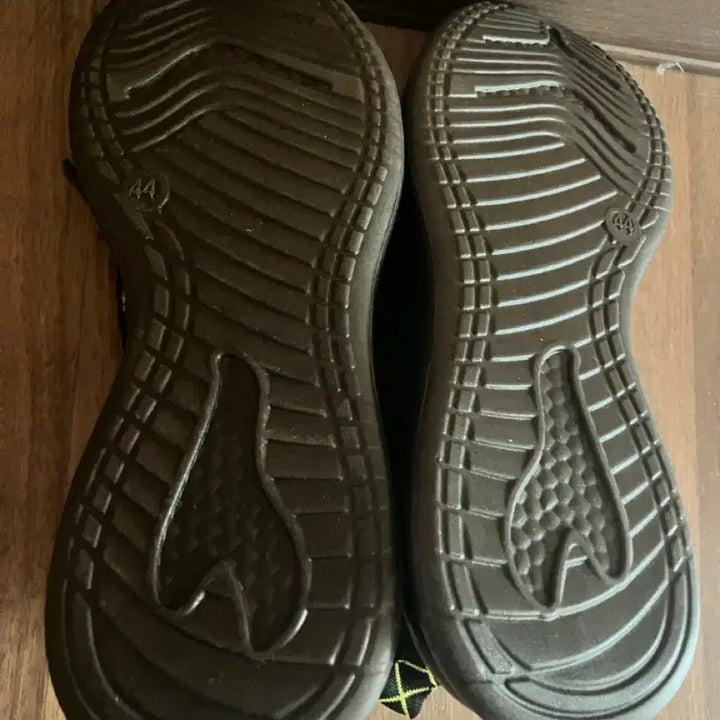 [BUNJANG] Black Mesh Sneakers 280mm / 검정 메쉬 운동화 280mm