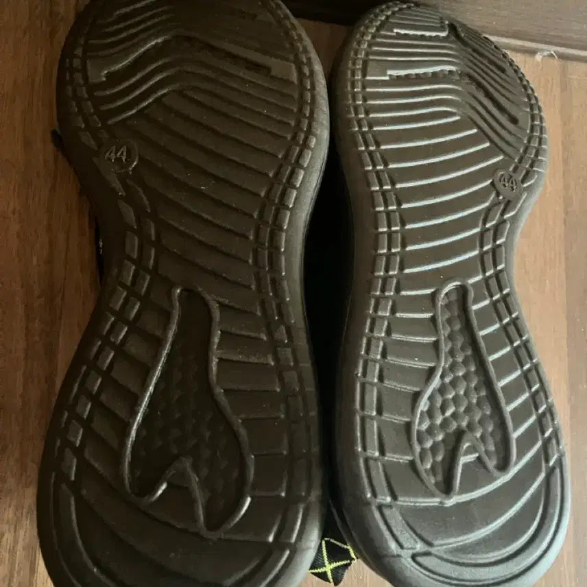 [BUNJANG] Black Mesh Sneakers 280mm / 검정 메쉬 운동화 280mm