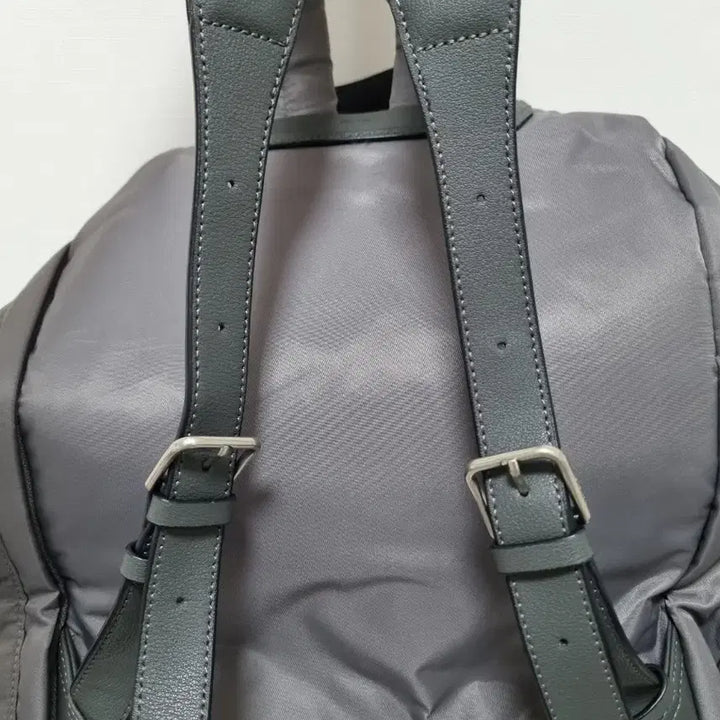 [BUNJANG] Vunque Hei Double Pocket Backpack (Large) - Gray / 분크 헤이 더블 포켓 백팩 라지 그레이