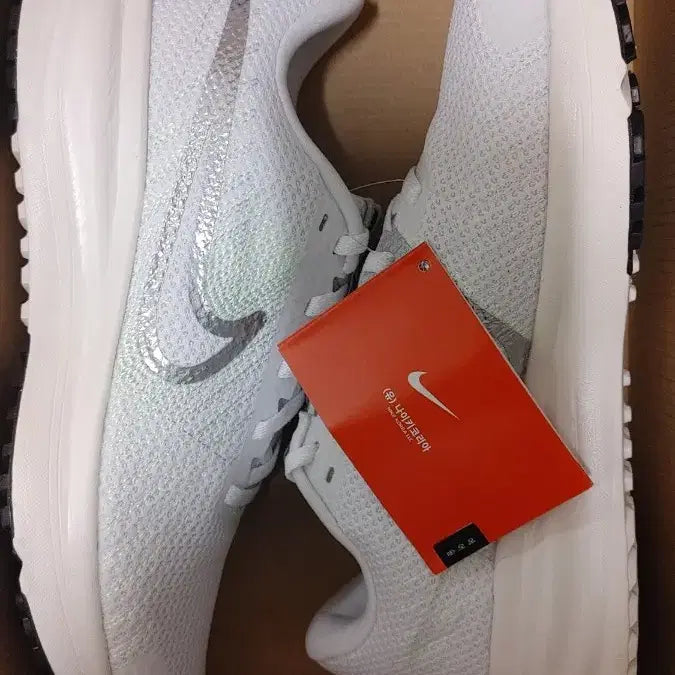 [BUNJANG] Nike Run Depai White Silver HM9593 Sneakers / 새상품)나이키 245 런 데파이 화이트 실버 HM9593 104
