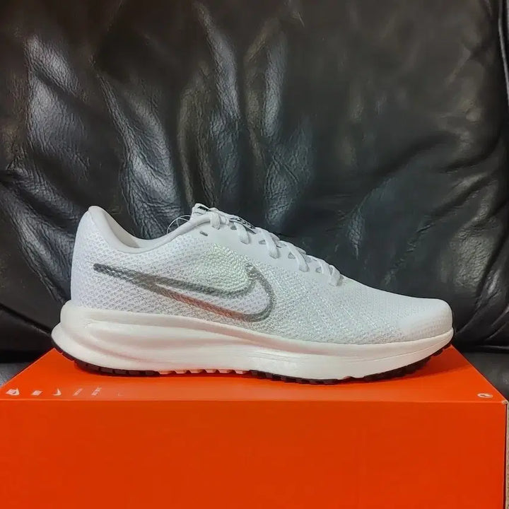 [BUNJANG] Nike Run Depai White Silver HM9593 Sneakers / 새상품)나이키 245 런 데파이 화이트 실버 HM9593 104