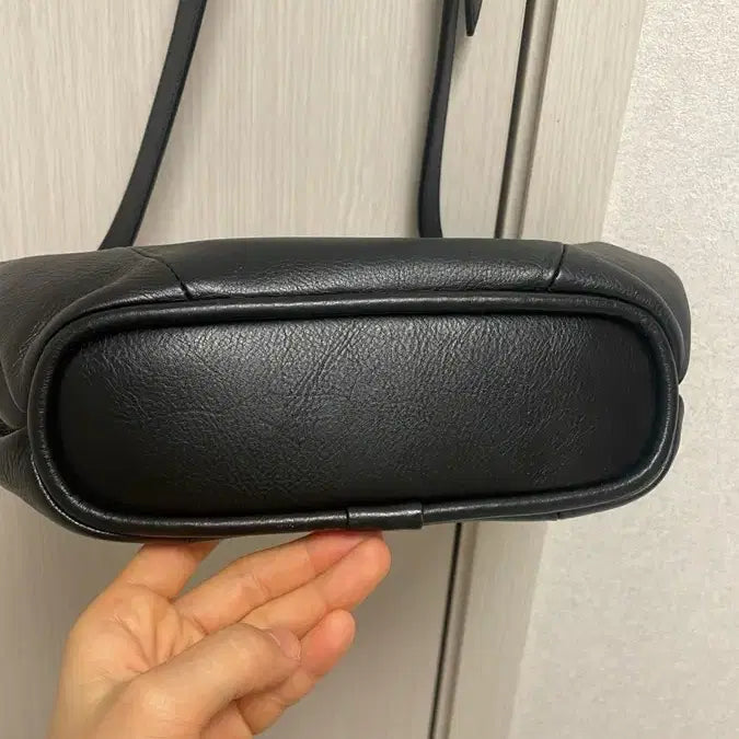 [BUNJANG] Yurte Shoulder Bag / 유르트 숄더백