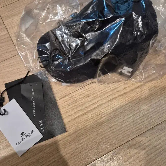[BUNJANG] Courrèges Bucket Hat M Size / 쿠레쥬모자 M싸이즈입니다~몇번착용하지않은거라상태좋아요