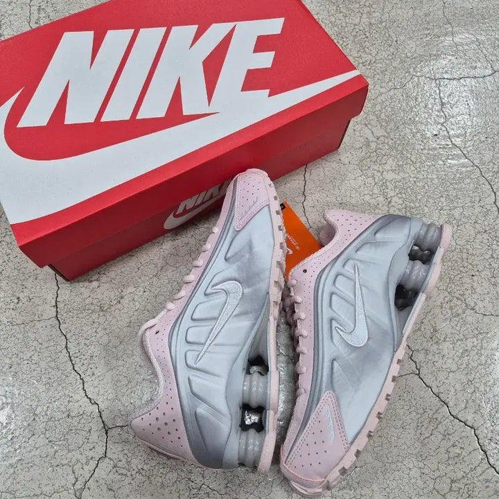 [BUNJANG] Nike Shox R4 Pink/Silver Sneakers / 나이키 샥스 R4 핑크/실버 새상품