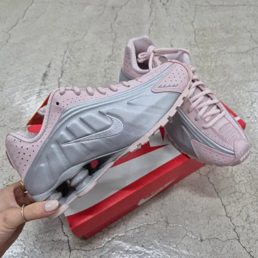 [BUNJANG] Nike Shox R4 Pink/Silver Sneakers / 나이키 샥스 R4 핑크/실버 새상품