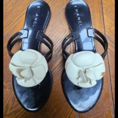 [BUNJANG] Chanel Camellia Flip-Flop Sandals Black Size 37 / 샤넬 까멜리아 쪼리 샌들 블랙 37(235센치)