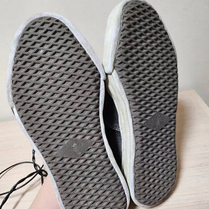 [BUNJANG] Mihara Yasuhiro Baker Washed Black Sneakers / [판매] 미하라야스히로 베이커 워시드 블랙 ( 42 )