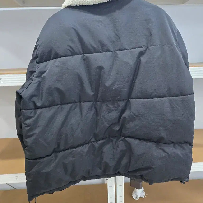 [SOLD OUT] [특별행사]유니버셜 퍼 카라 푸퍼 숏패딩 자켓 블랙L 판매합니다
