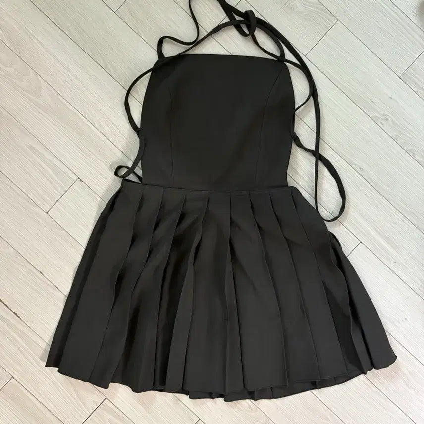 [BUNJANG] Low Classic Pleated Mini Dress Charcoal / 로우클래식 pleated mini dress 차콜 S사이즈