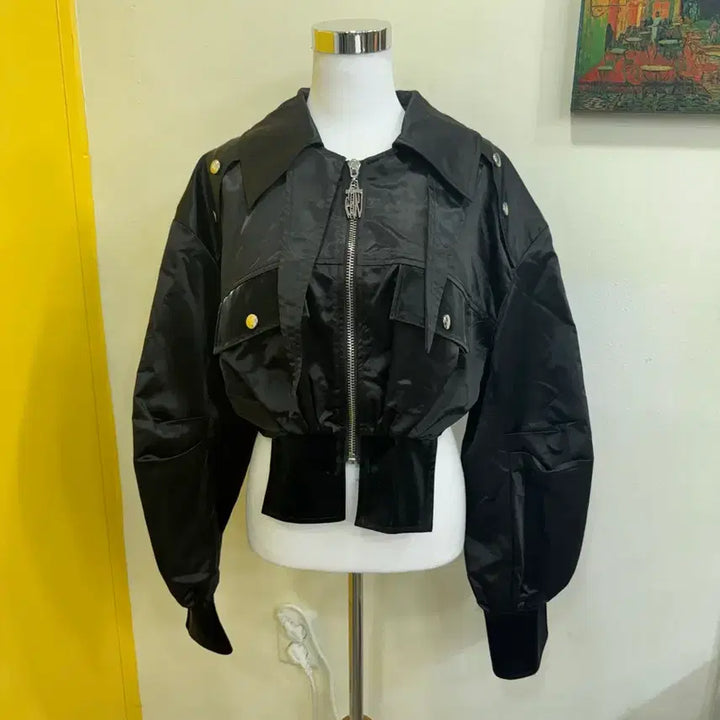 [BUNJANG] Dream Architect Cropped Structured Jumper - Black / 드림아키텍트 크롭 구조 점퍼 블랙 / 하이패션 스트릿 무드
