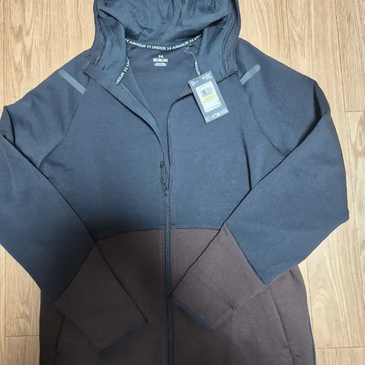 [BUNJANG] Under Armour Hooded Zip-up Jacket (Size 105) / 언더아머 후드 집업 105 새제품
