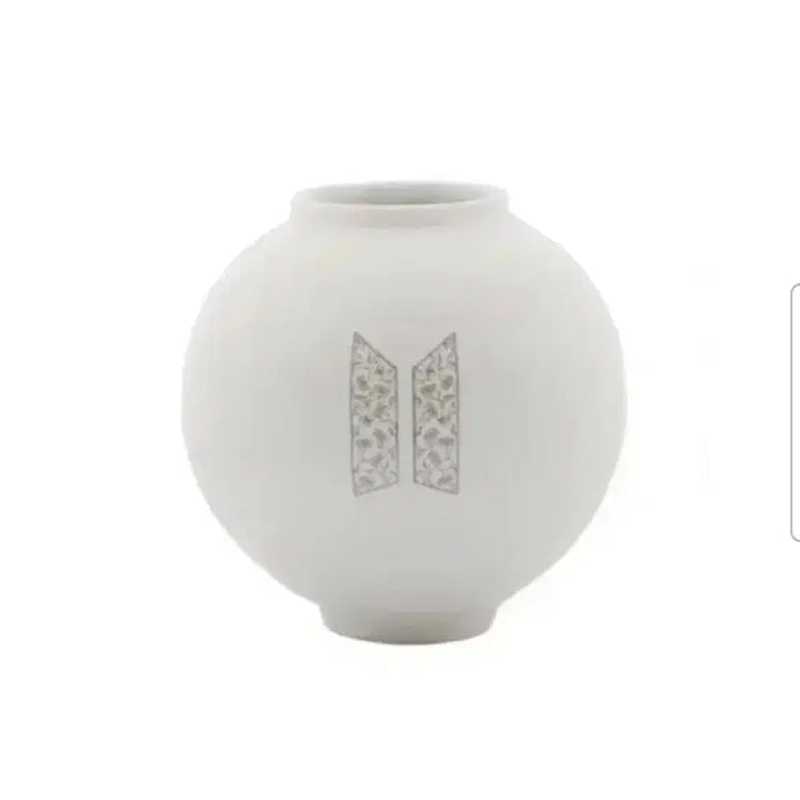 [BUNJANG] BTS White Porcelain Moon Jar Miniature / 새상품) 방탄소년단 백자 달항아리 미니어처 판매합니다