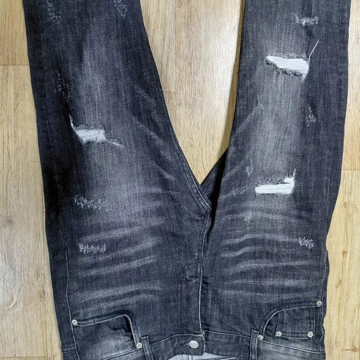 [BUNJANG] Black Damage Wash Jeans / 블랙 데미지 워싱 청바지