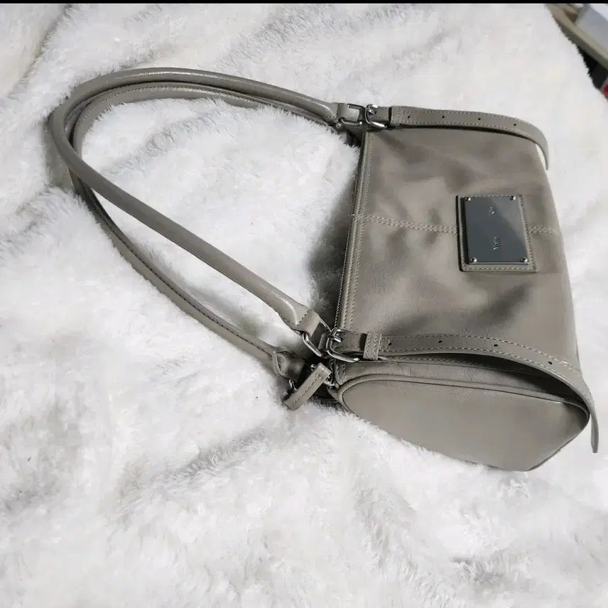 [BUNJANG] Matinkim Buckle Strap Shoulder Bag Beige / 마뗑킴 버클 스트랩 숄더백 베이지