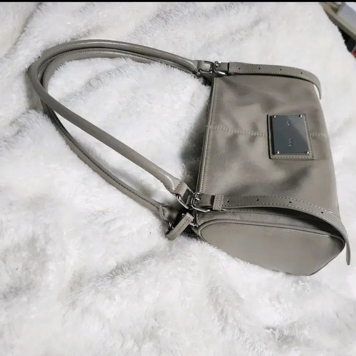 [BUNJANG] Matinkim Buckle Strap Shoulder Bag Beige / 마뗑킴 버클 스트랩 숄더백 베이지