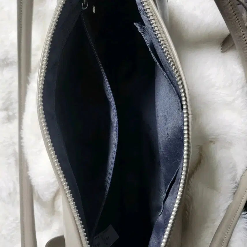 [BUNJANG] Matinkim Buckle Strap Shoulder Bag Beige / 마뗑킴 버클 스트랩 숄더백 베이지