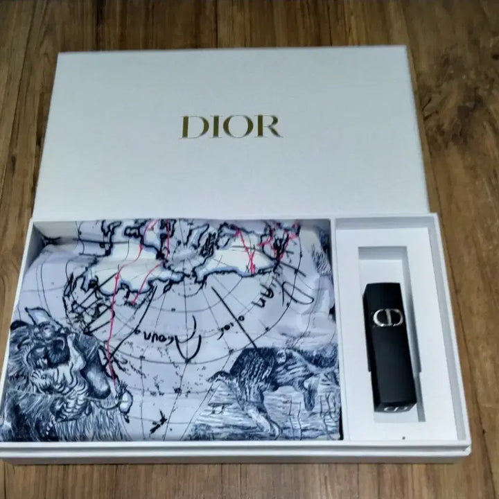 [BUNJANG] Dior Tote Drawstring Pouch Lipstick Set / Dior 토트 드로스트링 파우치 립스틱 세트