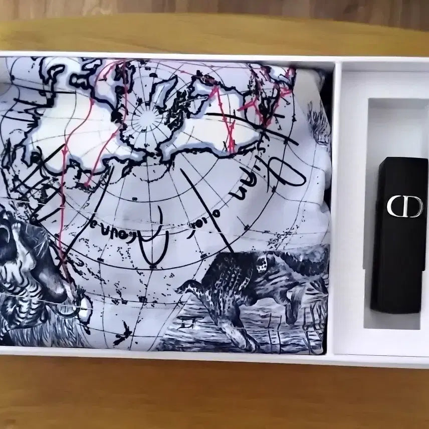 [BUNJANG] Dior Tote Drawstring Pouch Lipstick Set / Dior 토트 드로스트링 파우치 립스틱 세트