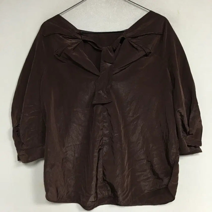 [BUNJANG] MINE Rayon Pearl Blouse 55 / MINE 마인 레이온 진주 블라우스 55